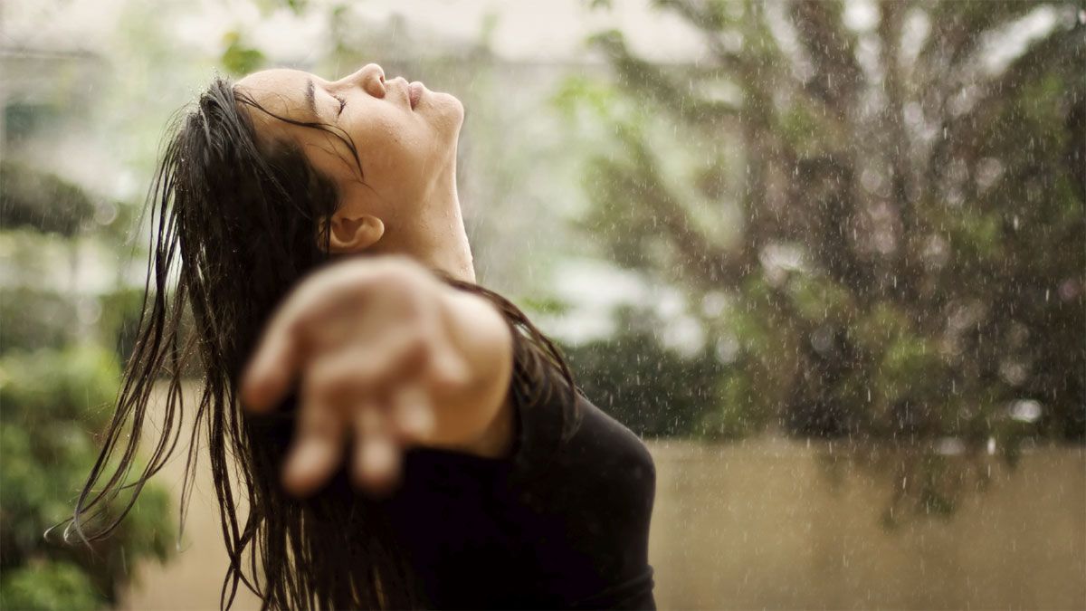 Las personas que aman la lluvia, disfrutan una serie se sensaciones inexplicables, que no saben qué significa.