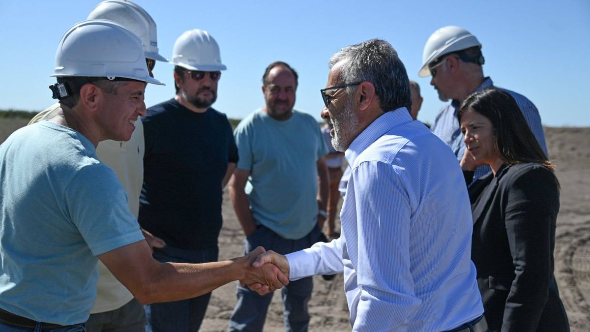 Alfredo Cornejo resaltó que el Gobierno está comprometido con el uso eficiente del recurso hídrico.