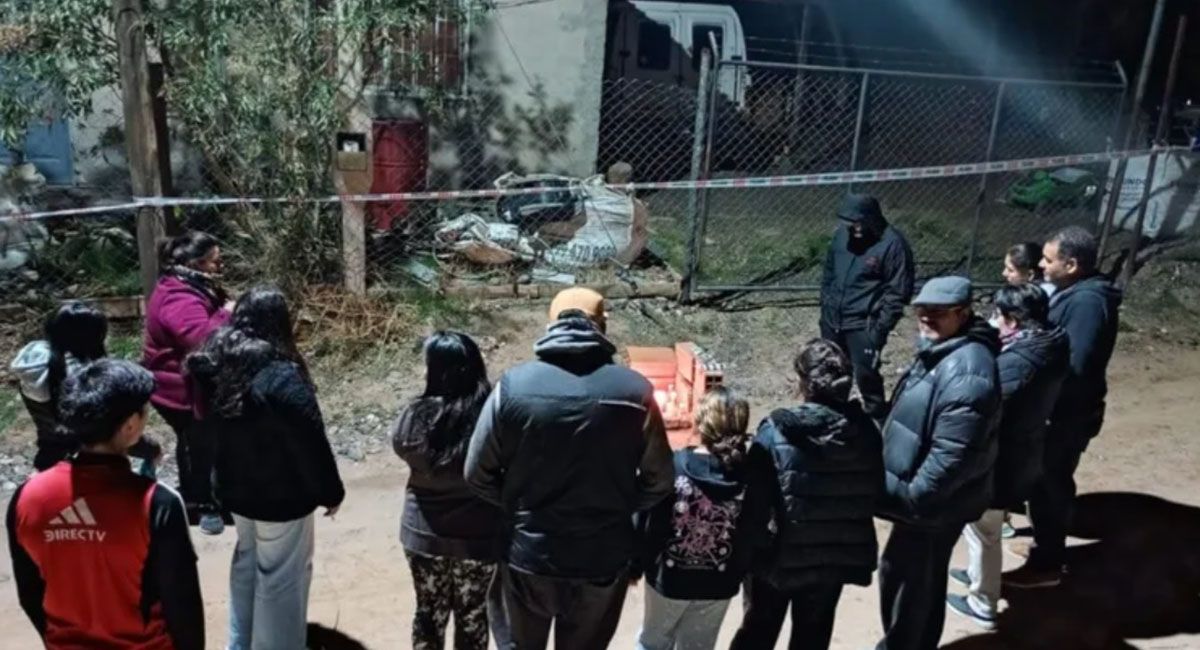 Un hombre que asesinó a golpes a su bebé de 39 días quedó detenido acusado del crimen y antes de ser acusado intentó suicidarse Un hombre que asesinó a golpes a su bebé de 39 días quedó detenido acusado del crimen y antes de ser acusado intentó suicidarse