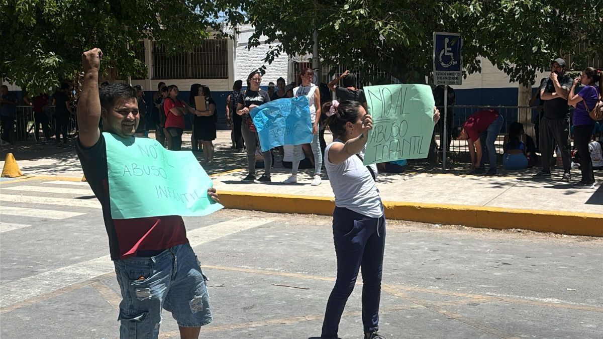 Cronología del presunto abuso sexual en el baño de una escuela y qué se activó con este caso