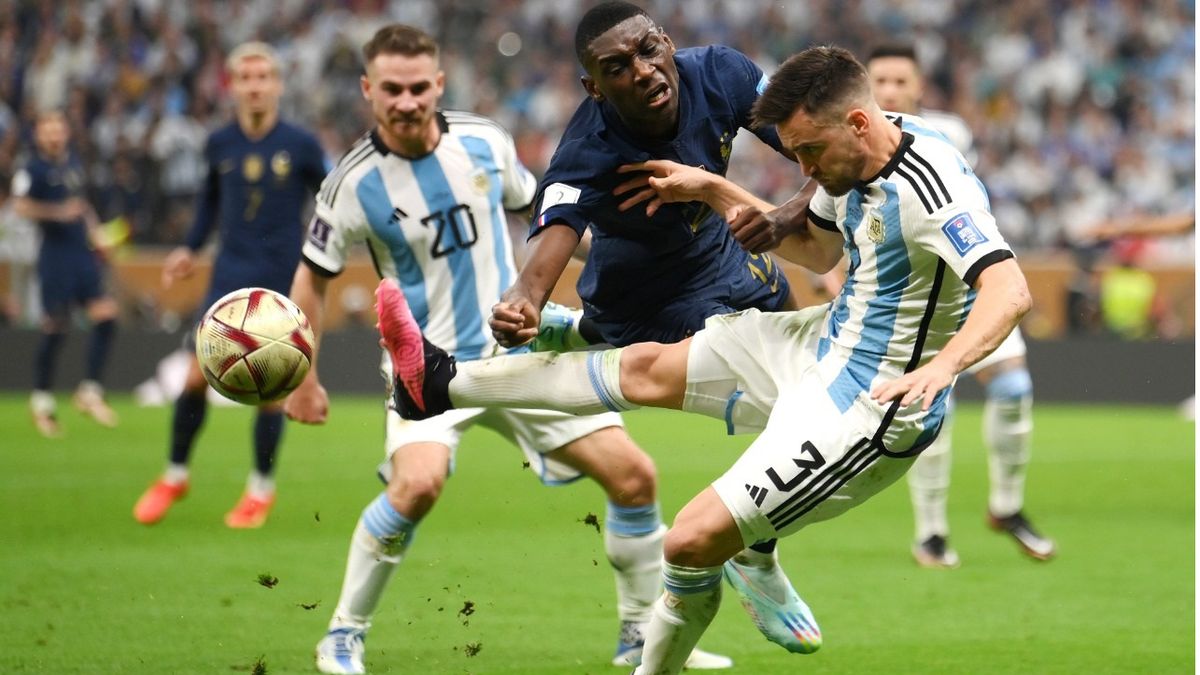 La felicidad de Nicolás Tagliafico por la obtención del título en Qatar.