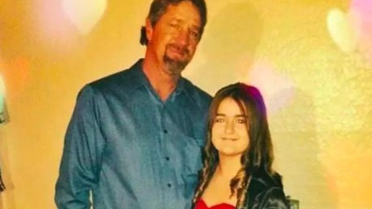 Padre e hija, años antes de que el hombre fuera detenido por el crimen.