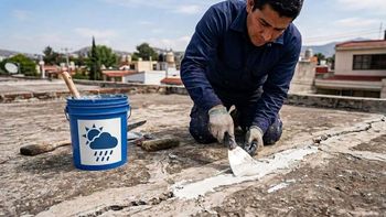 El cemento plástico barato listo para usar que resana y repara grietas, ideal para goteras y humedad El cemento plástico barato listo para usar que resana y repara grietas, ideal para goteras y humedad