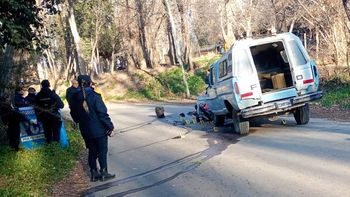 Un motociclista murió en un accidente al chocar de frente contra una camioneta