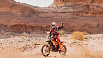 Luciano Benavides se impuso en la octava etapa y es nuevo líder del Rally Dakar Luciano Benavides se impuso en la octava etapa y es nuevo líder del Rally Dakar