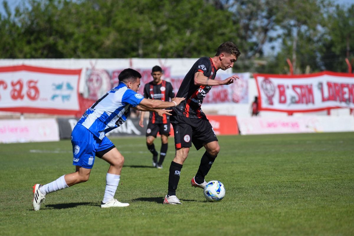 Huracán Las Heras debutó en los playoffs de la Reválda del Torneo Federal A con empate 0 a 0 y definirá en Córdoba esta llave.