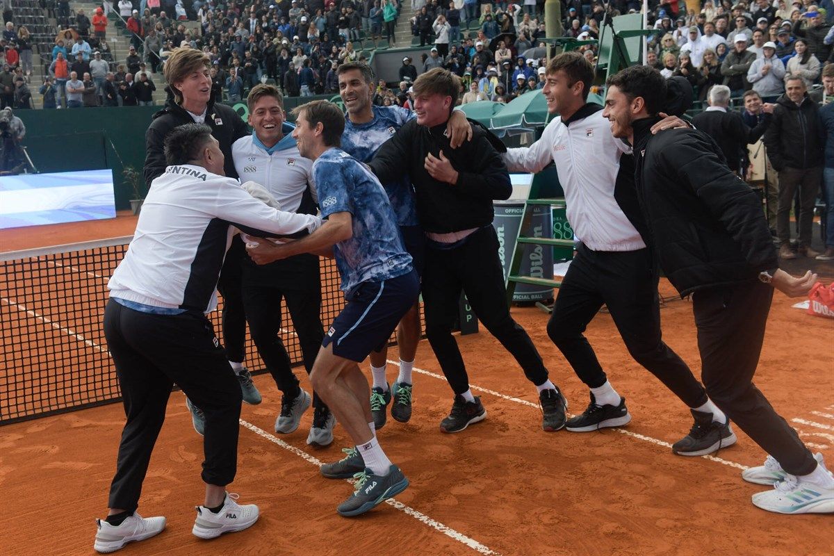 Los festejos tras el triunfo del dobles que aseguró la serie Los festejos tras el triunfo del dobles que aseguró la serie