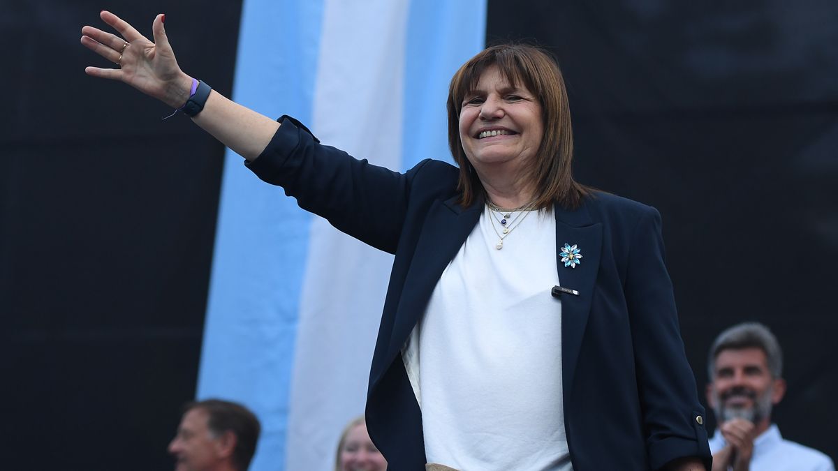 Patricia Bullrich no escatimó en críticas a sus competidores Sergio Massa y Javier Milei. Patricia Bullrich no escatimó en críticas a sus competidores Sergio Massa y Javier Milei.