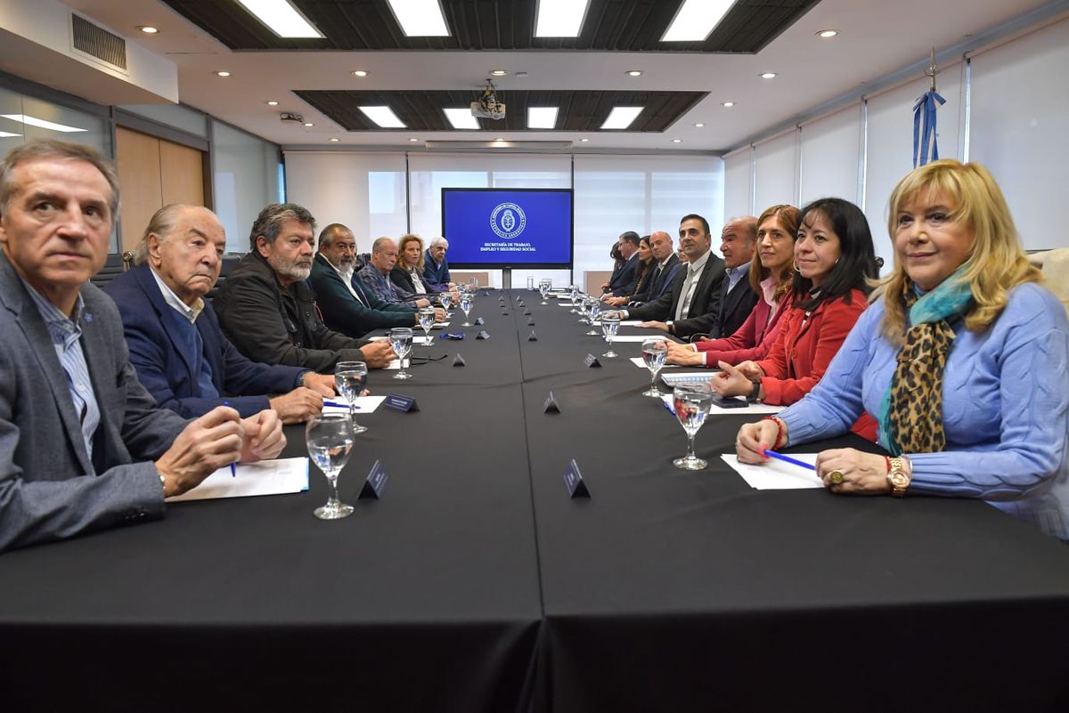 Los dirigentes dialoguistas de la CGT.