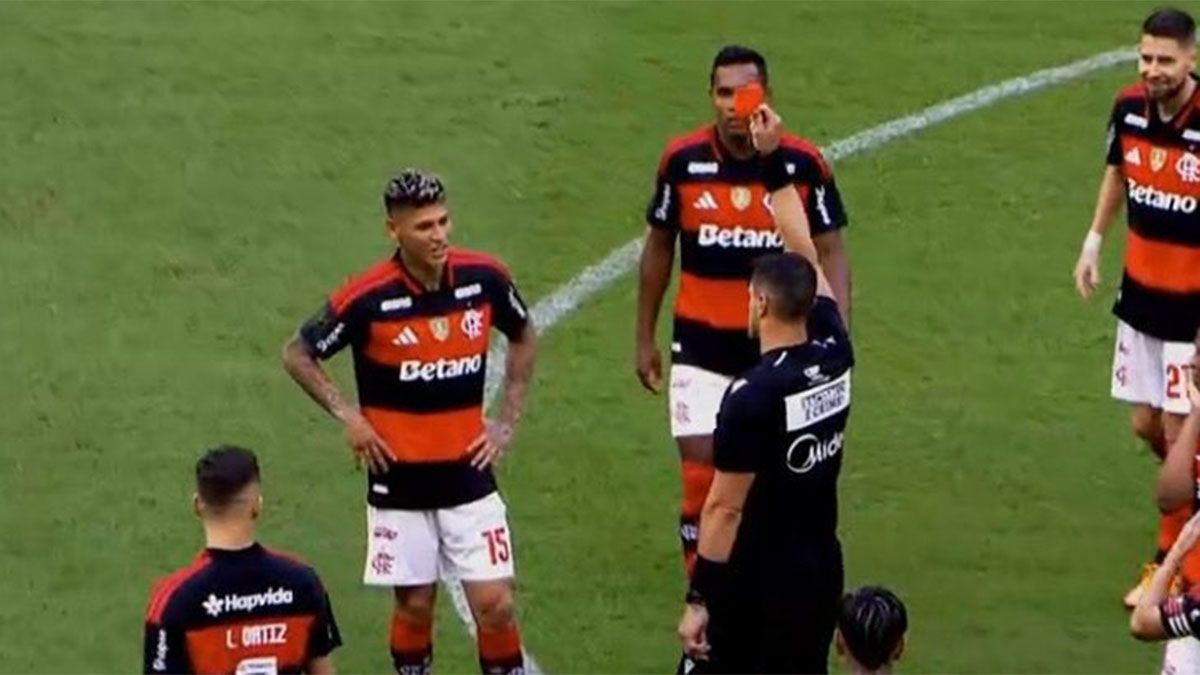 El momento en el que Carrascal fue expulsado en Flamengo.