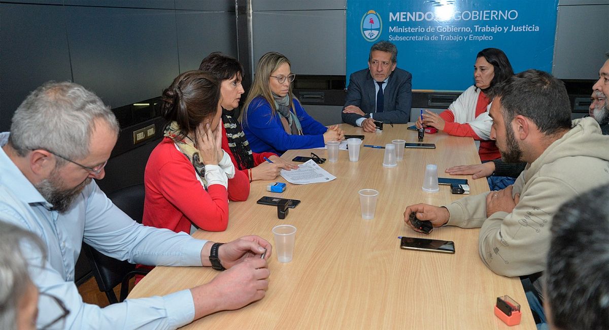 Paritarias del Gobierno con el SUTE.