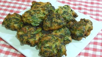 Cómo hacer buñuelos de espinaca caseros: la receta económica y rendidora, paso a paso Cómo hacer buñuelos de espinaca caseros: la receta económica y rendidora, paso a paso