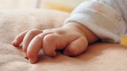 Un bebé de 10 meses fue salvajemente golpeado por su mamá