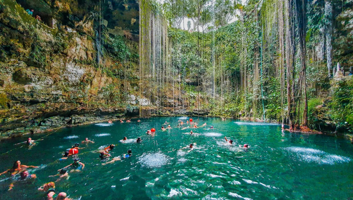 El impresionante cenote Ik Kil que espera visitantes en México con mágicos paisajes
