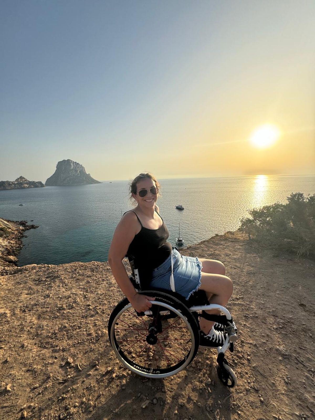 Natalia en Ibiza, donde también concurrió a una gran evento de música electrónica y se metió al mar Natalia en Ibiza, donde también concurrió a una gran evento de música electrónica y se metió al mar