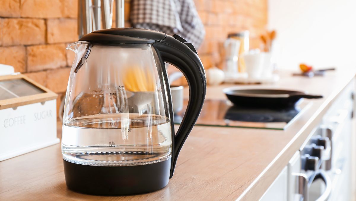 Esta es la mejor forma de limpiar la pava eléctrica y dejarla sin sarro