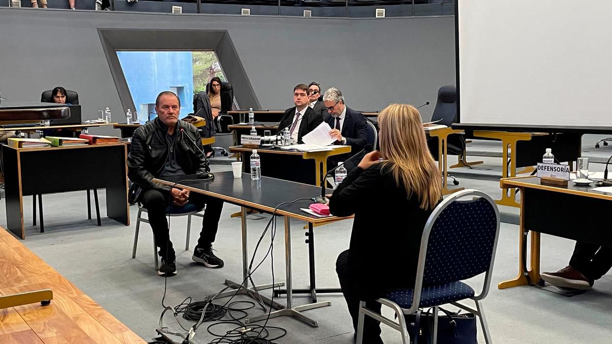 Ramón Dupuy, abuelo del pequeño Lucio, y su abogada, Adriana Alizia Mascaró, frente a frente durante el careo Ramón Dupuy, abuelo del pequeño Lucio, y su abogada, Adriana Alizia Mascaró, frente a frente durante el careo