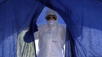 Despidieron a personal de la lucha contra el ébola por dejar cadáveres en las calles de Sierra Leona