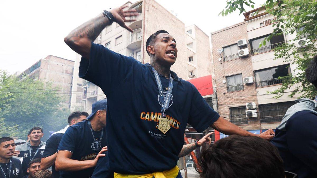 Sebasti&aacute;n Villa, el gran capit&aacute;n que tiene Independiente Rivadavia.