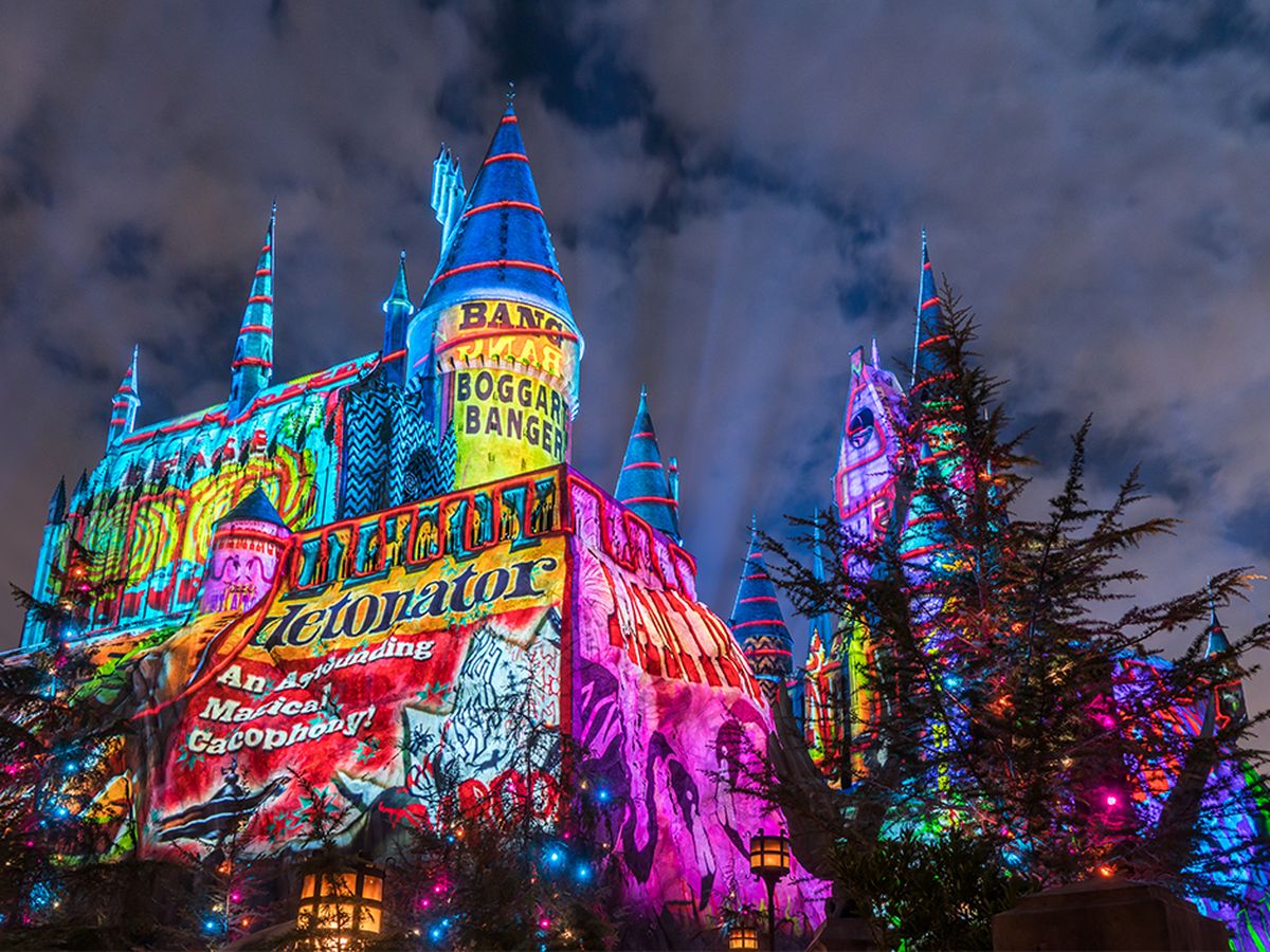 Universal Studios Hollywood se tiñe de Navidad. Universal Studios Hollywood se tiñe de Navidad.