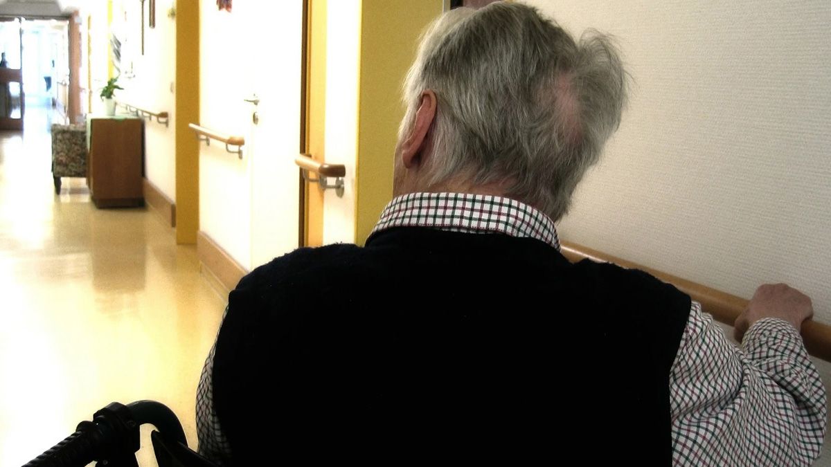 Demencia: las personas con poco contacto social son más propensas a sufrirla, indica in informe de la revista especializada Neurology Demencia: las personas con poco contacto social son más propensas a sufrirla, indica in informe de la revista especializada Neurology