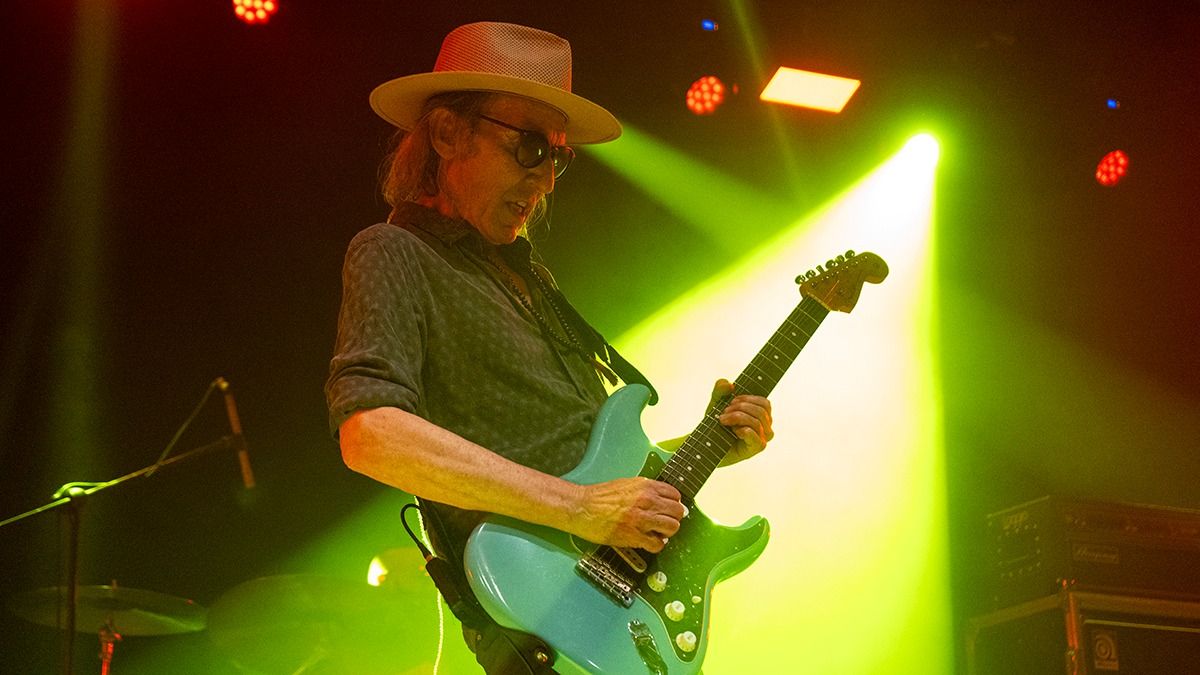 Skay y sus Fakires brillaron en el Ángel Bustelo. Fotos: Martín Pravata. Skay y sus Fakires brillaron en el Ángel Bustelo. Fotos: Martín Pravata.