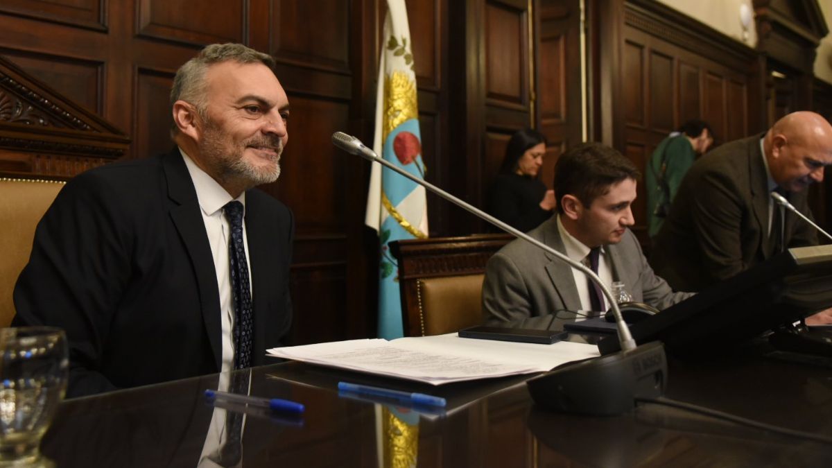 Félix González y Omar Parisi votaron a favor de la autonomía municipal en el Senado. Félix González y Omar Parisi votaron a favor de la autonomía municipal en el Senado.