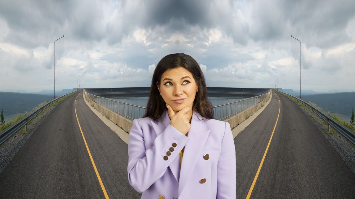 Cuando enfrentamos decisiones clave, nuestro cerebro muchas veces evita pensar demasiado y recurre a atajos mentales, llamados “heurísticas”. Cuando enfrentamos decisiones clave, nuestro cerebro muchas veces evita pensar demasiado y recurre a atajos mentales, llamados “heurísticas”.