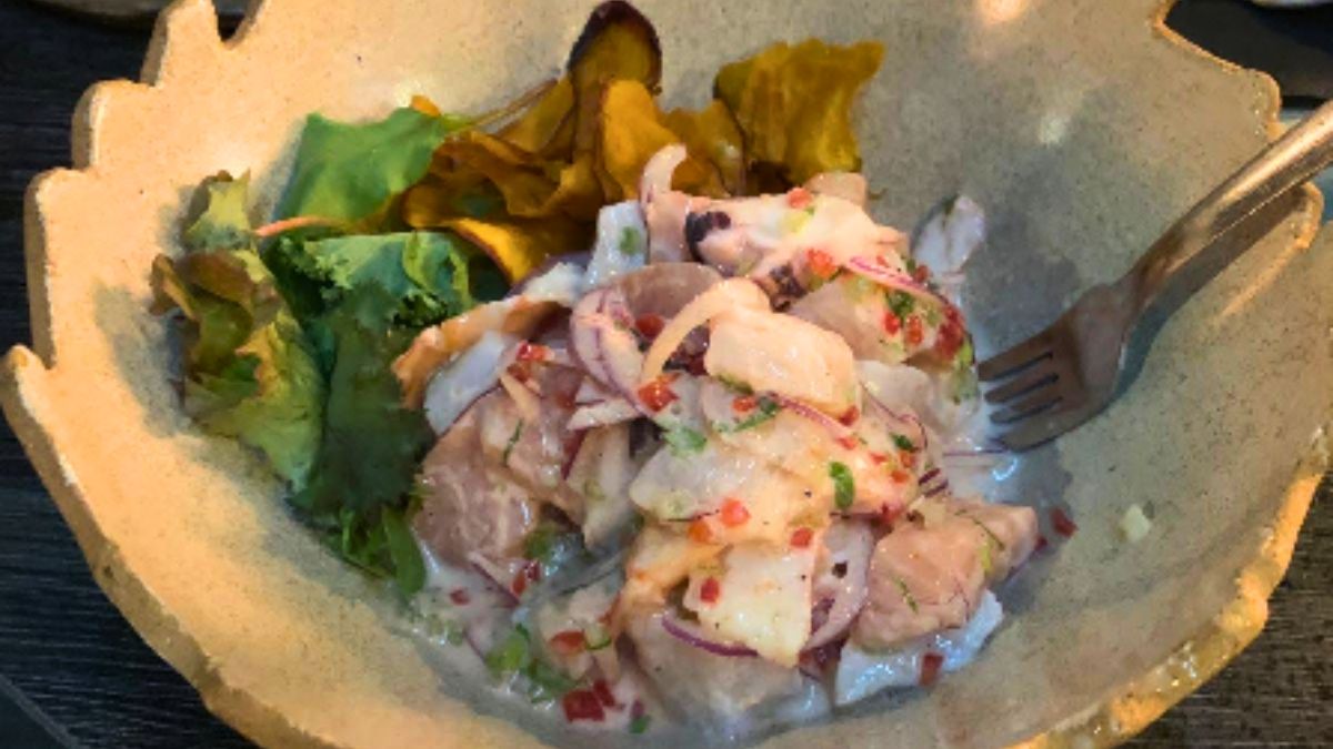 El restaurante para comer un buen ceviche por $25.000 argentinos frente a la playa de Reñaca