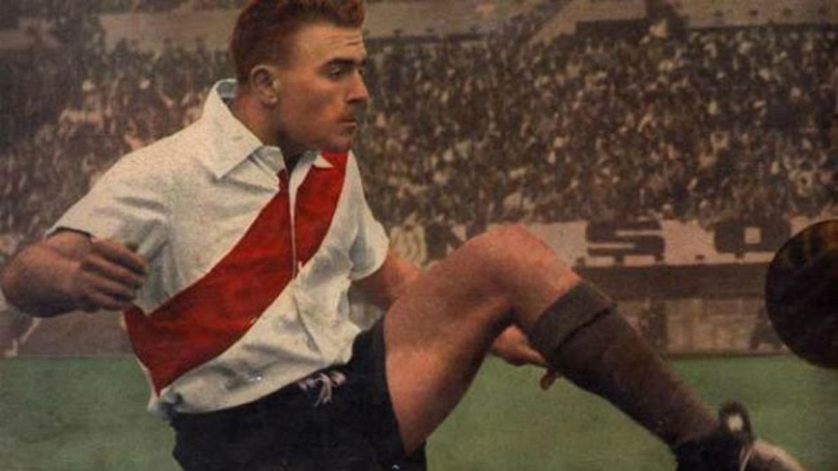 Alfredo Di Stéfano, La Saeta Rubia, es considerado uno de los mejores jugadores de fútbol de la historia.