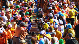 El Tour reúne multitudes en cada etapa.