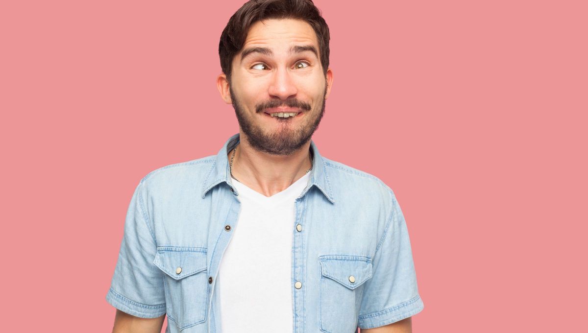 Según el diccionario, en Argentina ser un “gil” es ser alguien ingenuo, incauto. Según el diccionario, en Argentina ser un “gil” es ser alguien ingenuo, incauto.