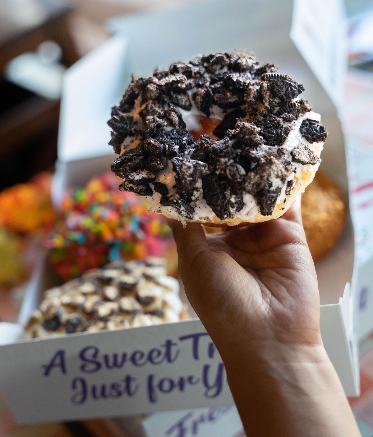 Donuts con inspiración Oreo. Una delicia para los clientes. Donuts con inspiración Oreo. Una delicia para los clientes.