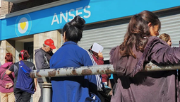 ANSES paga doble bono de $ 80.000 para AUH y AUE en junio