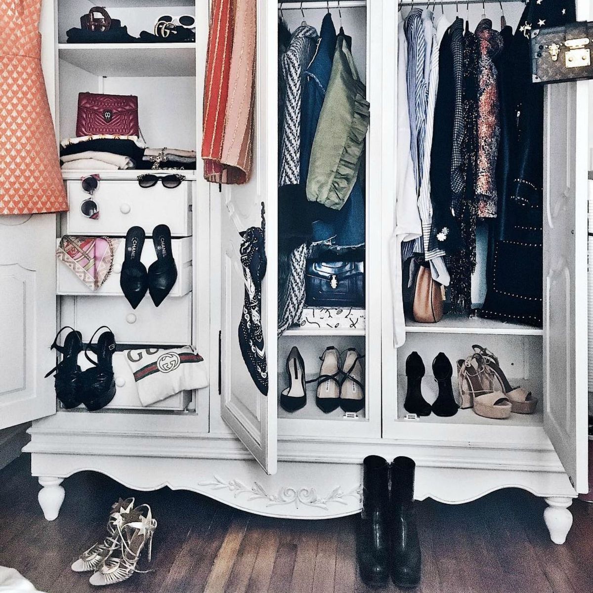 Saca los tacones del armario. Prueba el truco para caminar con tacones y sin dolor. Imagen: Pexels Saca los tacones del armario. Prueba el truco para caminar con tacones y sin dolor. Imagen: Pexels