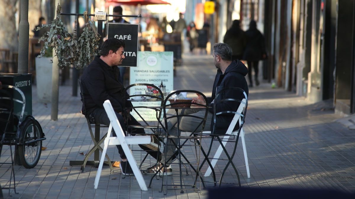 Las mesas en la vereda o los patios cerveceros a pleno serán la postal de la próxima celebración del Día del Amigo, gracias a las predicciones de buen tiempo para el martes.