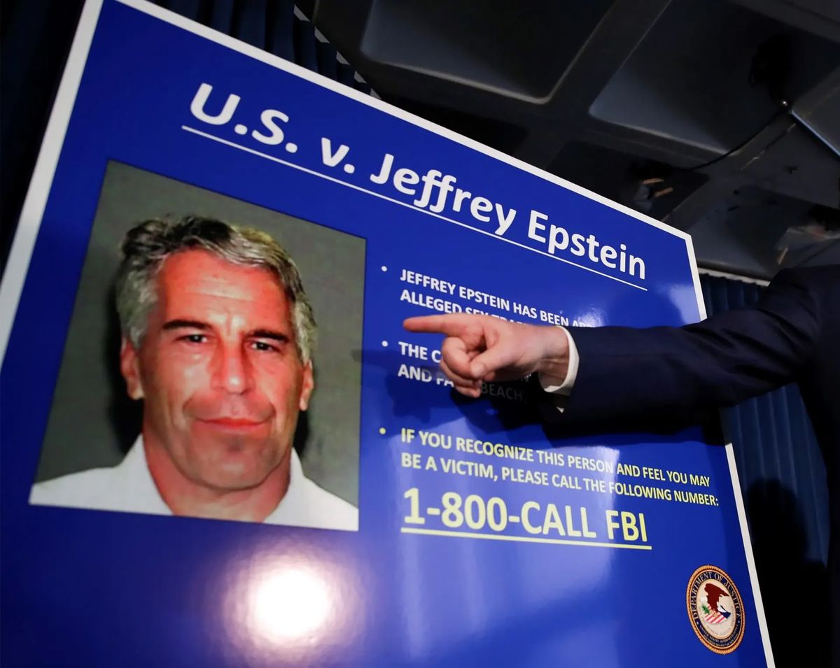 Ficha criminal del financiero de Estados Unidos, el condenado y fallecido Jeffrey Epstein (Archivo). Crédito: EFE/Jason Szenes. Ficha criminal del financiero de Estados Unidos, el condenado y fallecido Jeffrey Epstein (Archivo). Crédito: EFE/Jason Szenes.