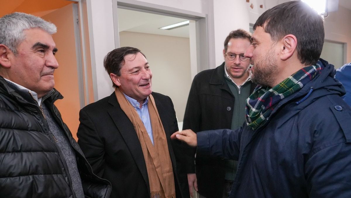 Omar Parisi y Lucas Ilardo encabezan listas de candidatos a senadores y diputados del frente peronista. Omar Parisi y Lucas Ilardo encabezan listas de candidatos a senadores y diputados del frente peronista.