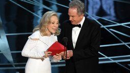 Faye Dunaway sigue sintiendo culpa por los Oscar