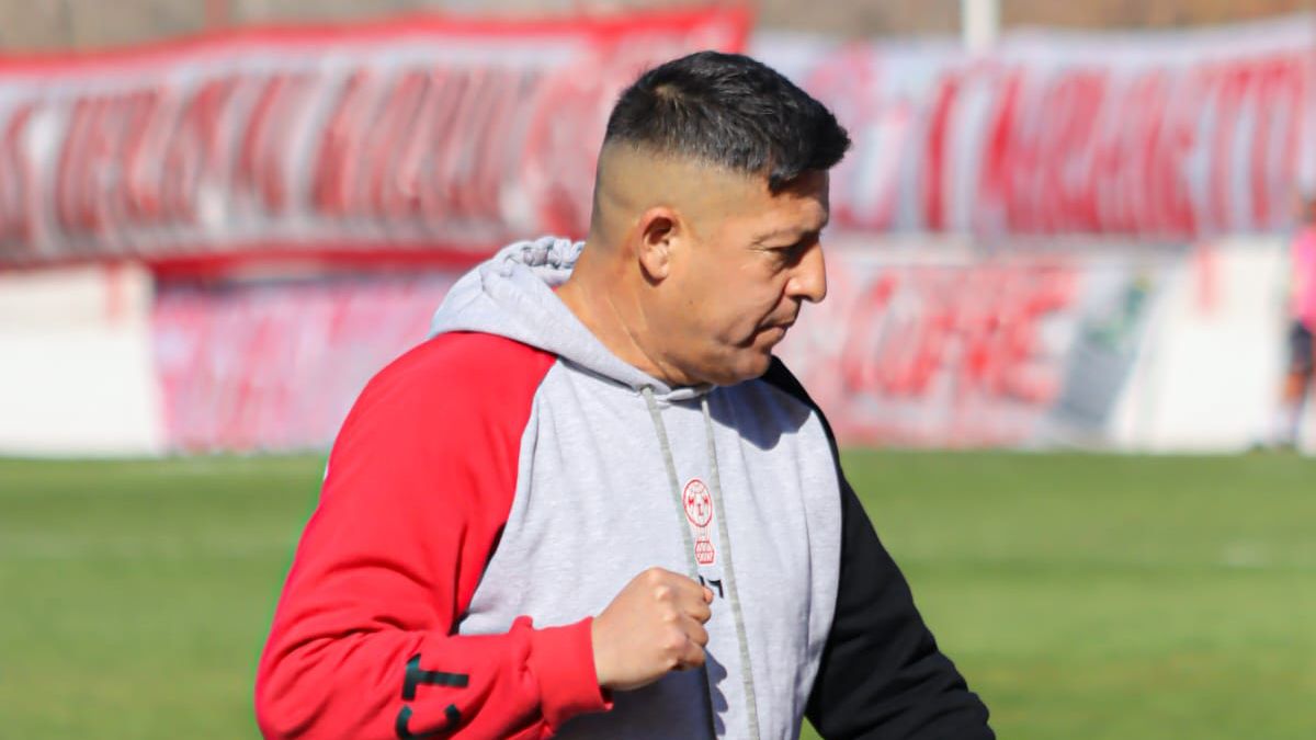 Pablo Jofré, DT de Huracán Las Heras, analizó la derrota ante Olimpo de Bahía Blanca.