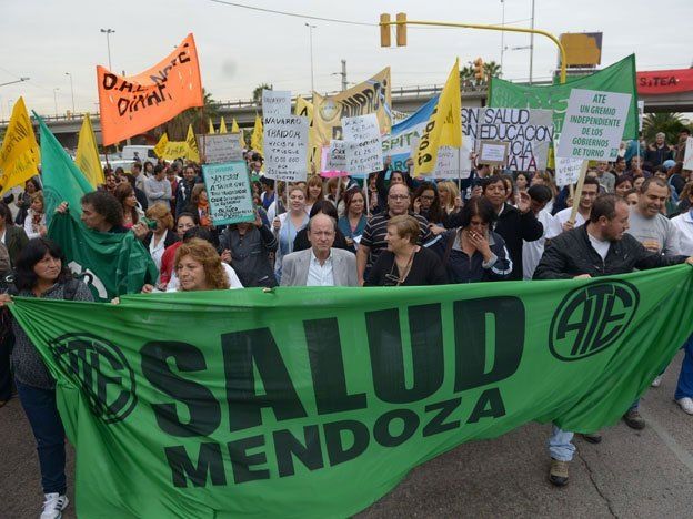 Los gremios de la salud anunciaron un paro por 72 horas y amenazaron con otro por tiempo indeterminado