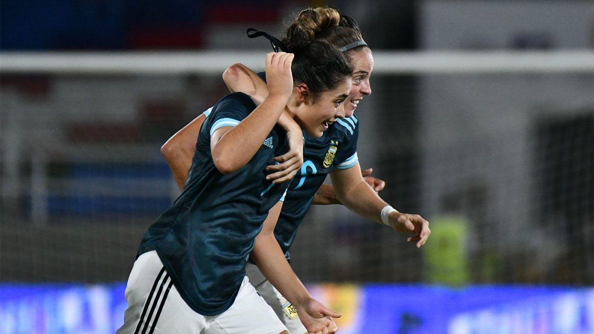 La felicidad de Chiara Singarella al marcar uno de los goles de Argentina, que empató con Colombia.