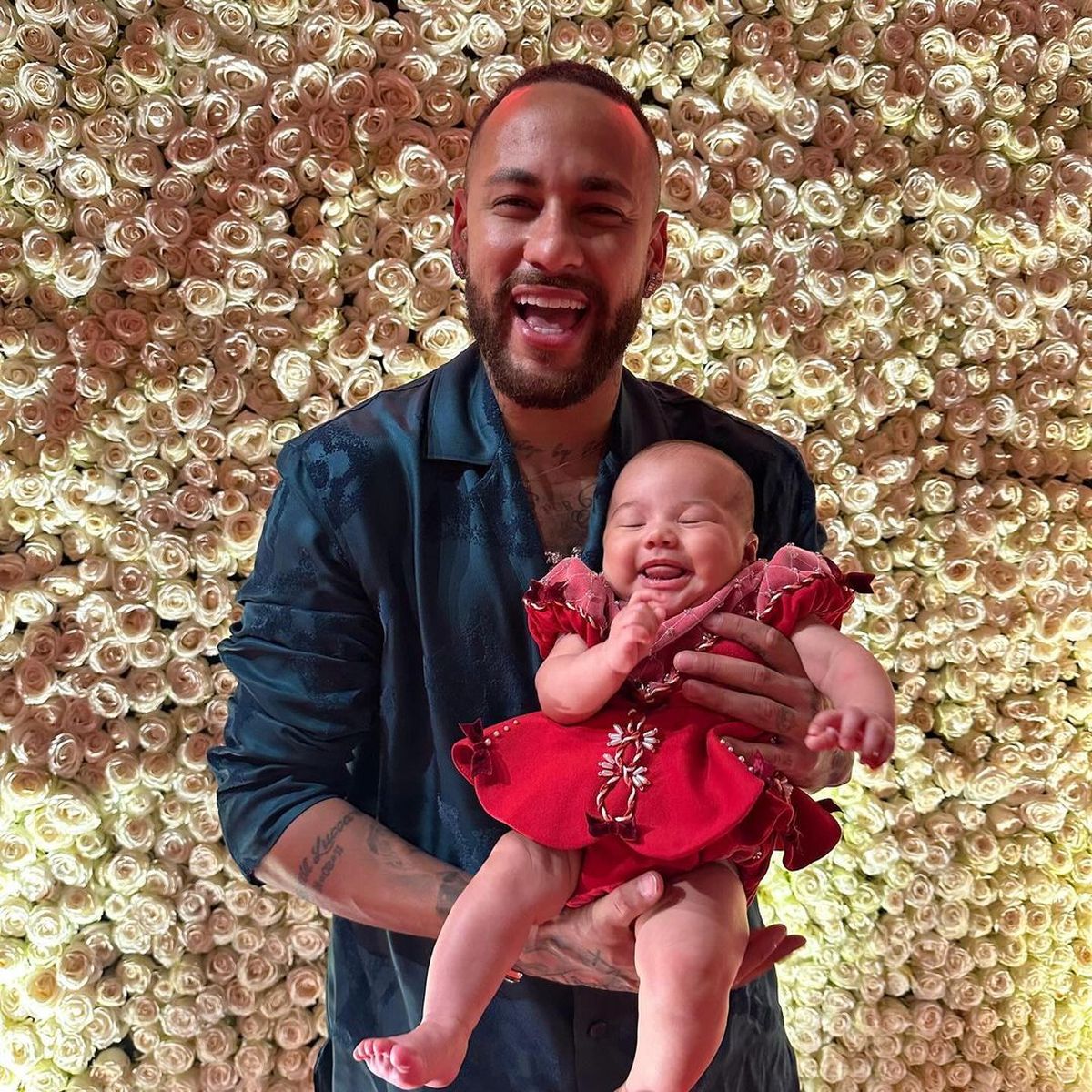 Neymar pasó la Navidad con su hija Mavie, de solo dos meses Neymar pasó la Navidad con su hija Mavie, de solo dos meses