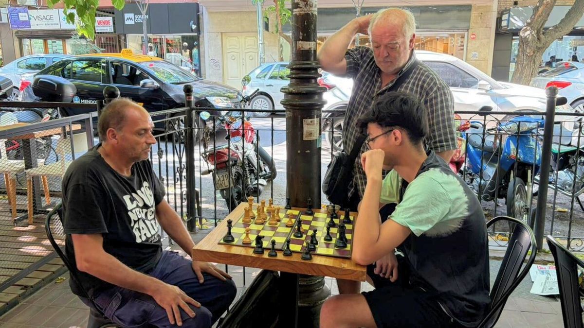 Hace 7 meses comenzó la propuesta y muchos se sumaron. El café está en calle Rivadavia entre San Martín y 9 de Julio. Hace 7 meses comenzó la propuesta y muchos se sumaron. El café está en calle Rivadavia entre San Martín y 9 de Julio.