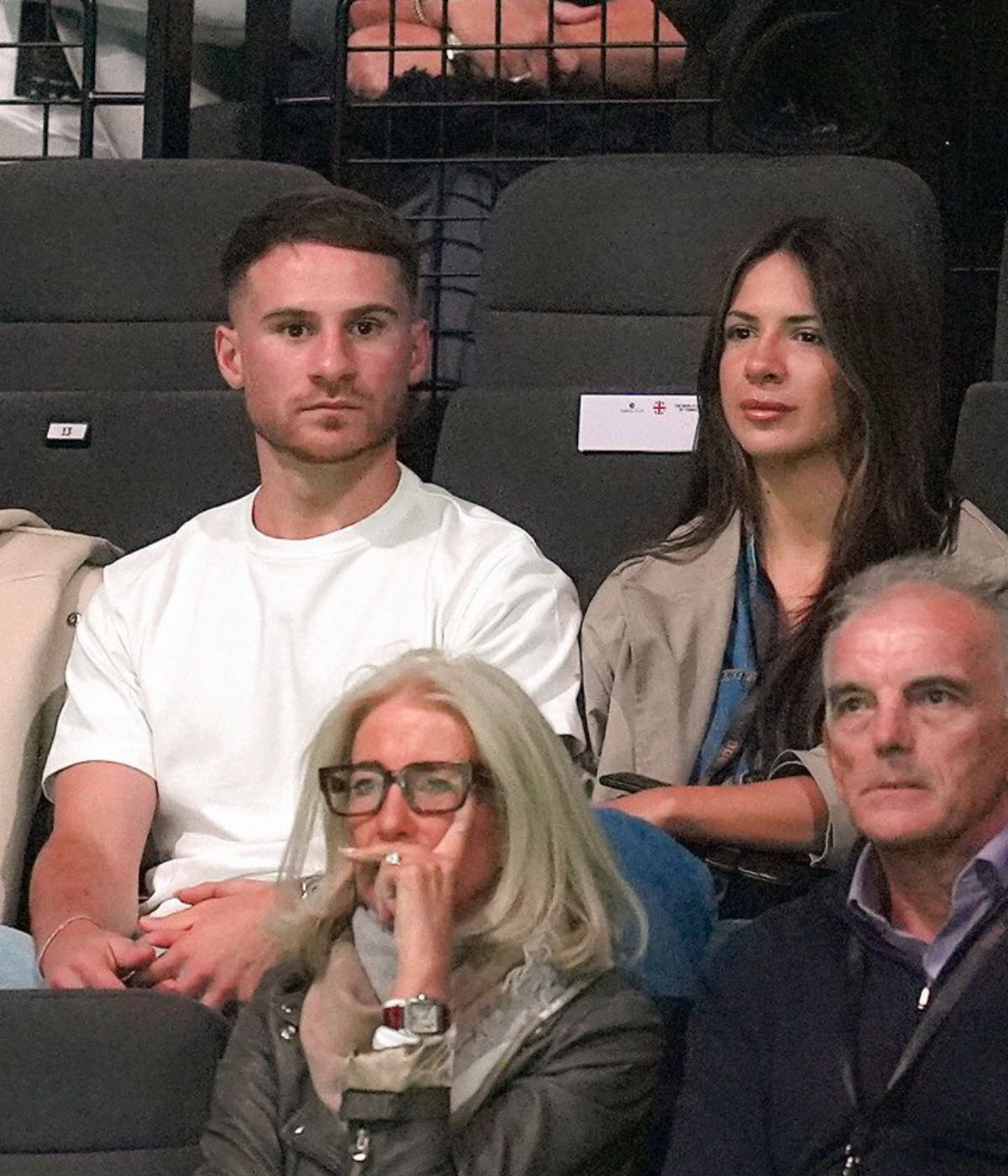 Alexis Mac Allister estuvo acompañado de su pareja Ailén Cova en el AO Arena de Manchester, presenciando el triunfo de Argentina en Copa Davis. Alexis Mac Allister estuvo acompañado de su pareja Ailén Cova en el AO Arena de Manchester, presenciando el triunfo de Argentina en Copa Davis.