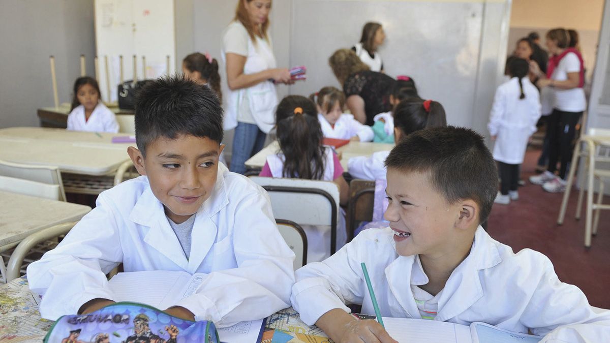 En febrero comienzan a regresar alumnos y docentes a las escuelas de Mendoza.