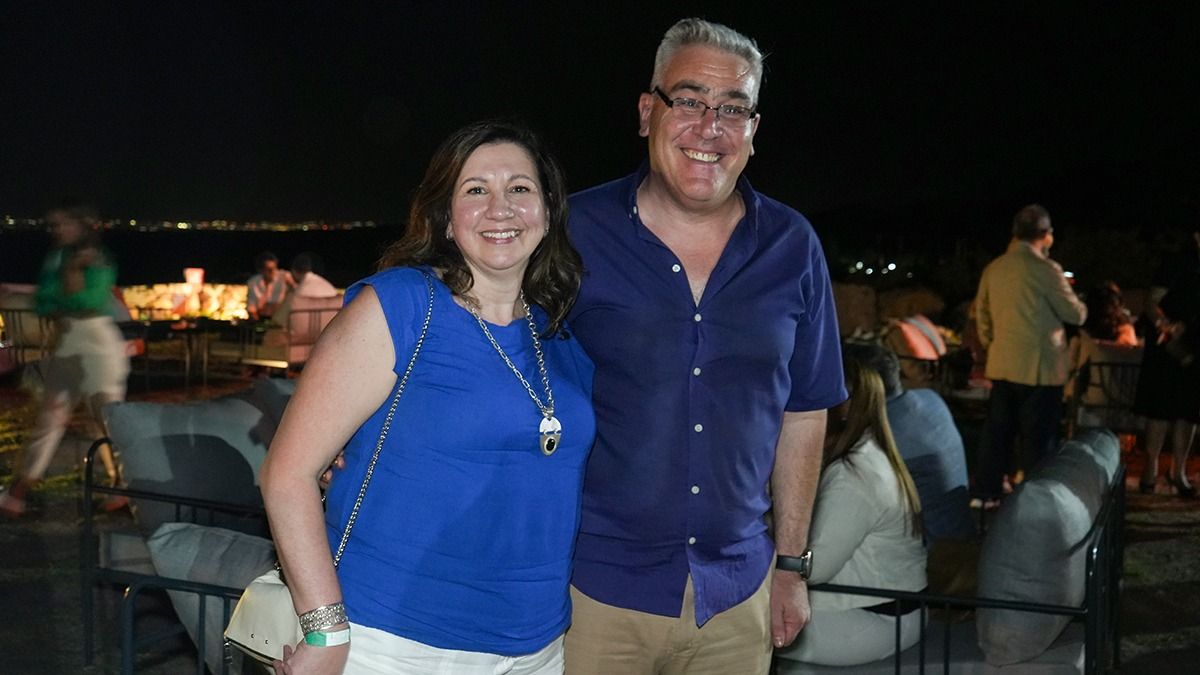 María Sance está al frente del nuevo Instituto de Investigación y Desarrollo de la Gastronomía de Mendoza. Aquí posa con el director de Turismo de Maipú, Cristian García. María Sance está al frente del nuevo Instituto de Investigación y Desarrollo de la Gastronomía de Mendoza. Aquí posa con el director de Turismo de Maipú, Cristian García.