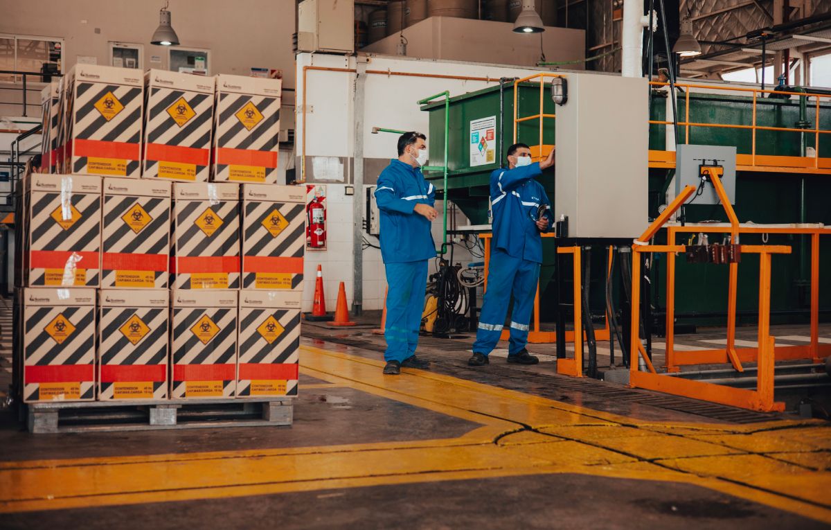 La planta trata los residuos de 3.000 generadores del sistema de salud público y privado. La planta trata los residuos de 3.000 generadores del sistema de salud público y privado.