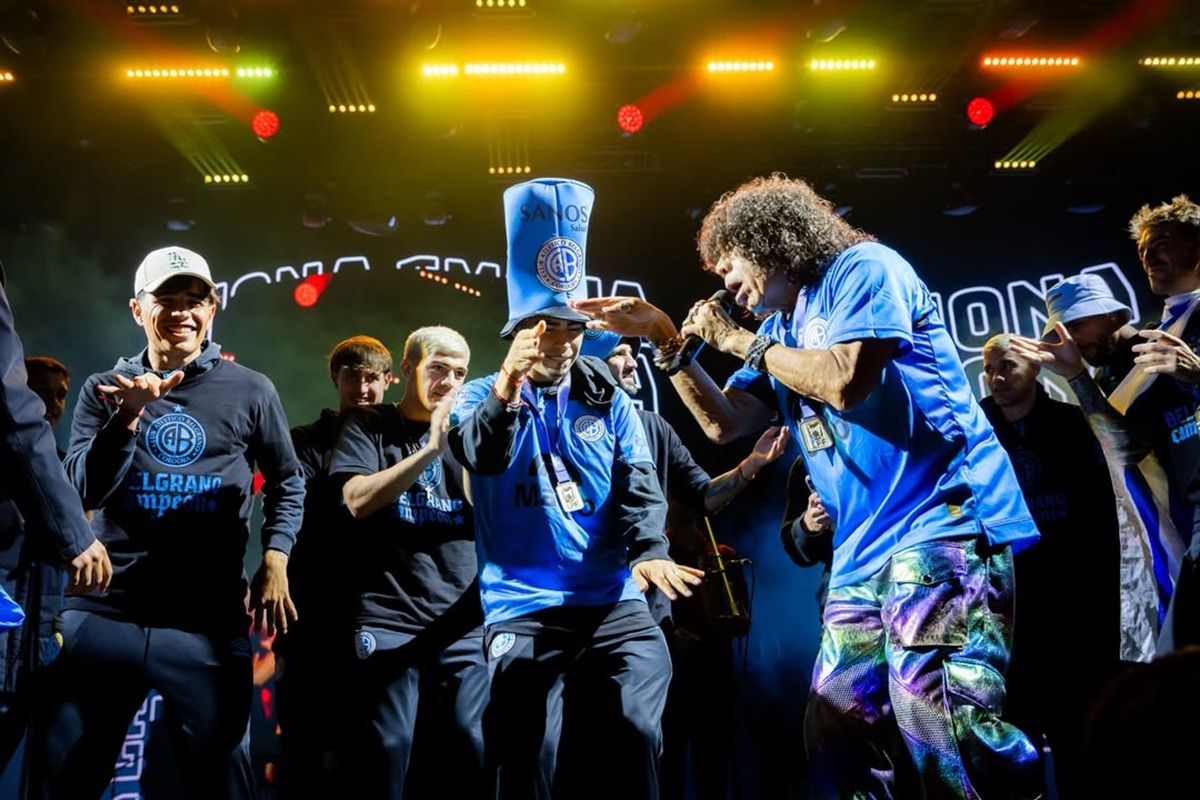 La Mona JIménez recibió al plantel de Belgrano en el Festival Nacional de Cuarteto.