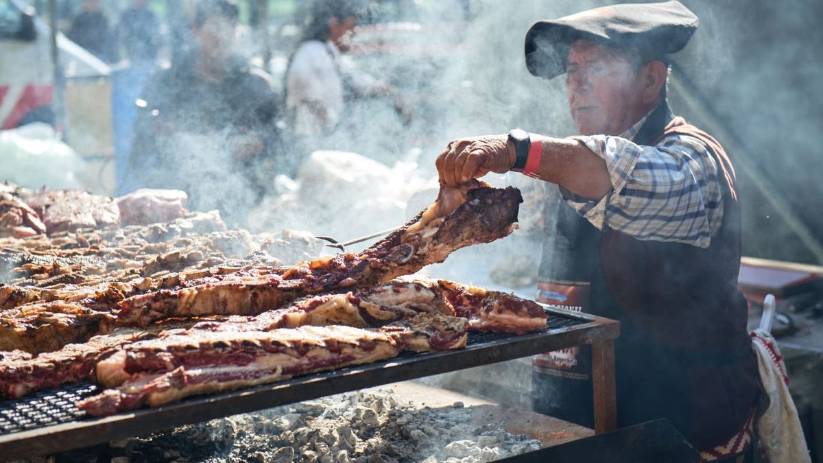 El Festival del Asado y la Empanada se realizará este sábado y domingo con los mejores asadores del país y empanadas de todas las regiones El Festival del Asado y la Empanada se realizará este sábado y domingo con los mejores asadores del país y empanadas de todas las regiones